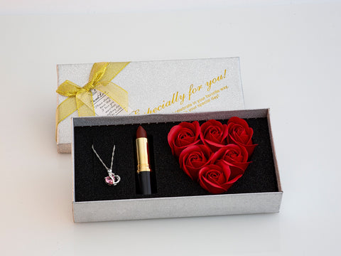 Giftbox Wit met Dubbel Hart Ketting - Bordeaux Lippenstift - ZeepRozen