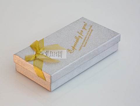 Giftbox Wit met Dubbel Hart Ketting - Bordeaux Lippenstift - ZeepRozen